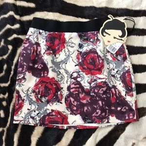 NEW Forever 21 Floral Print Mini Skirt - Small